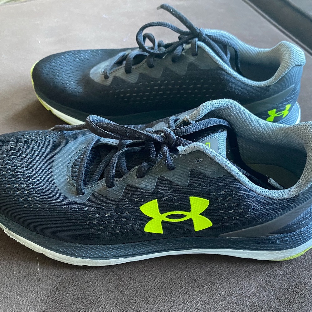 Under Armor Shoes   7.5